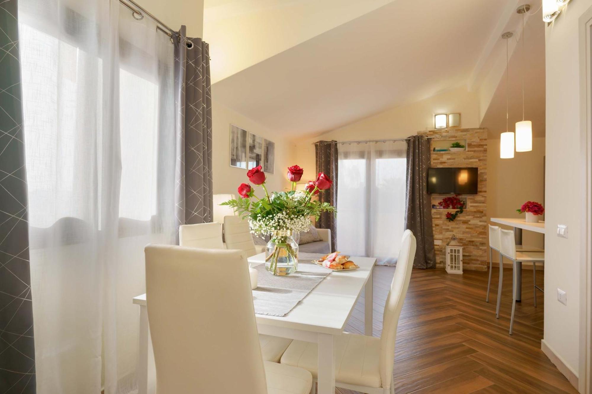 Exclusive Use Swimming Pool Available From June To September Каляри Екстериор снимка