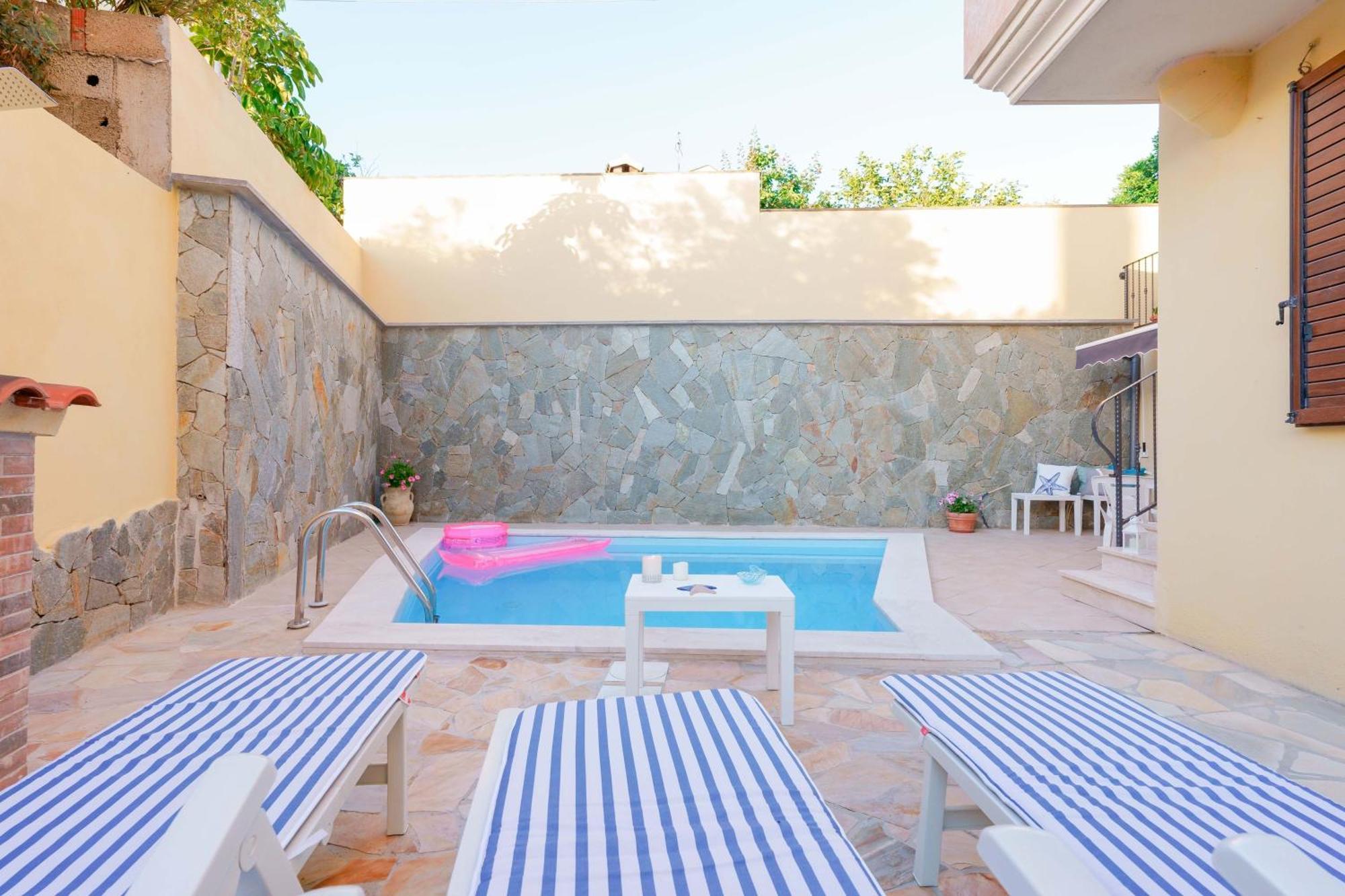 Exclusive Use Swimming Pool Available From June To September Каляри Екстериор снимка